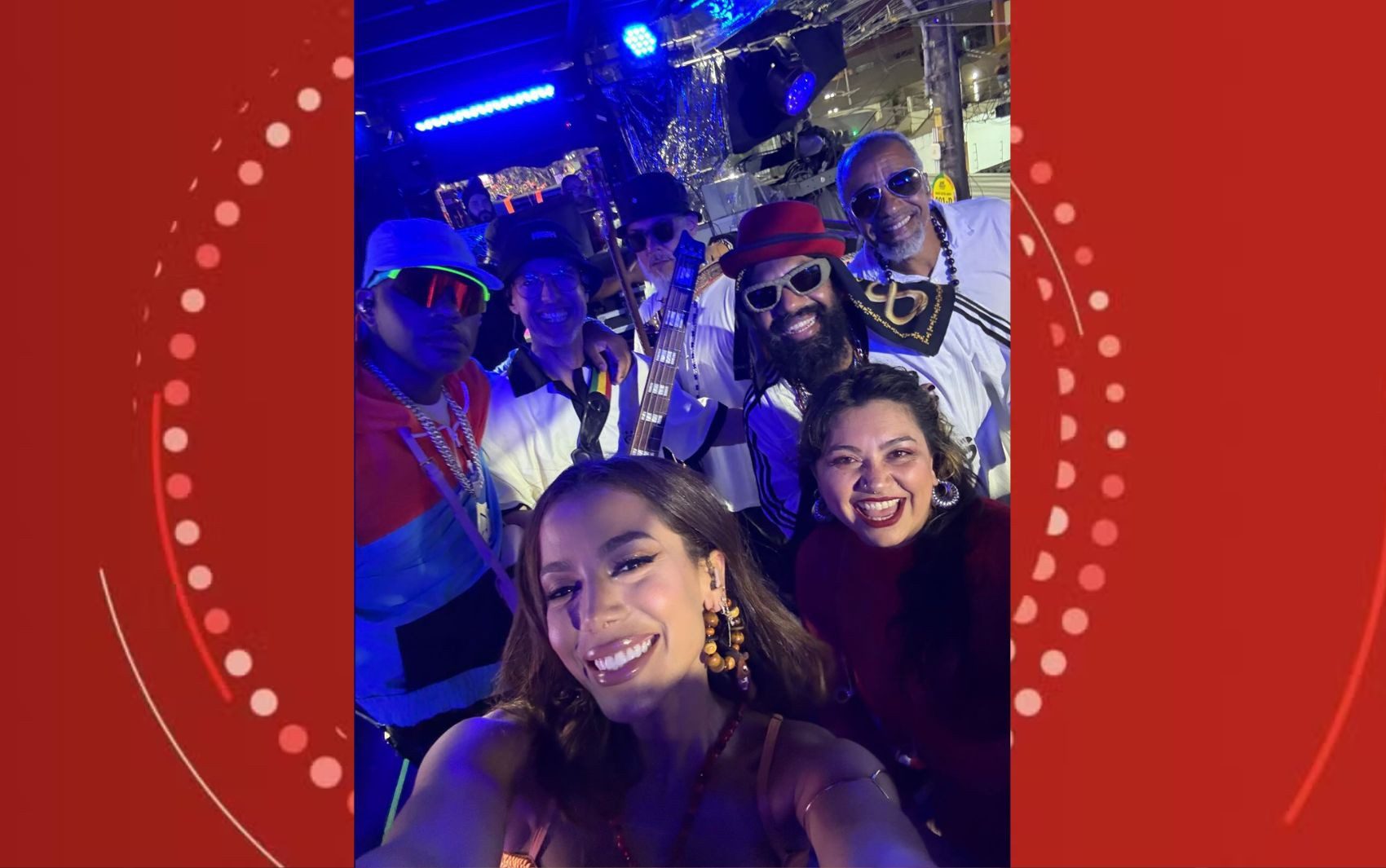 BaianaSystem recebe Anitta e Alice Carvalho em cima de trio no Carnaval de Salvador