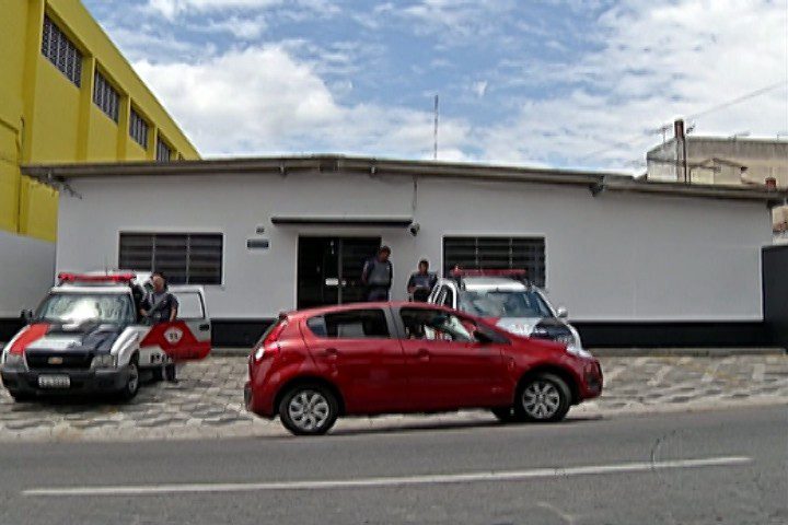 Operação do MPSP e PM tem como alvo homem envolvido em ataque do PCC a delegacia na Grande SP, em 2006