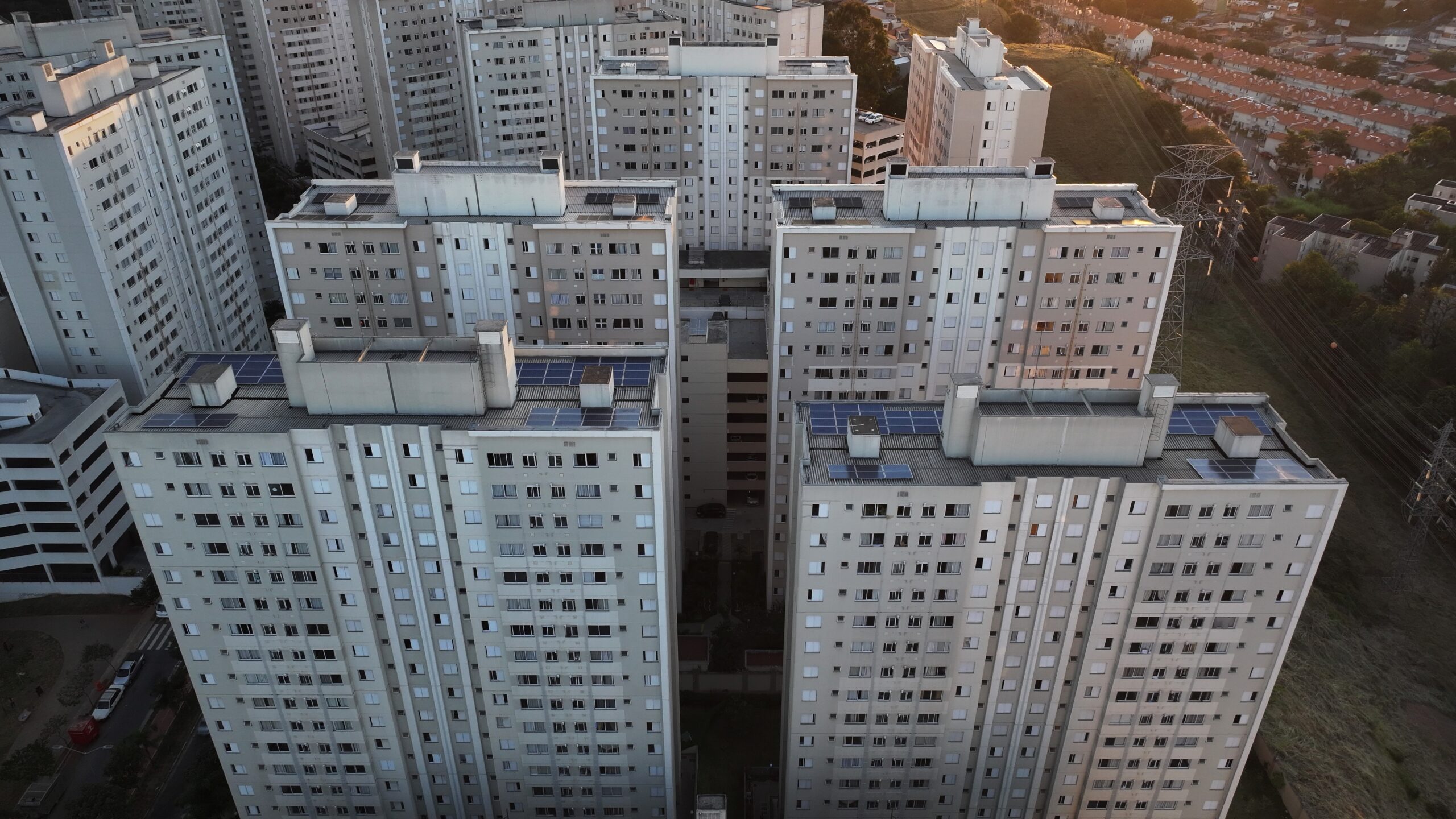 Como funciona o ‘correio’ de um megacondomínio de SP que recebe quase mil encomendas por dia e tem mais de 2,5 mil apartamentos