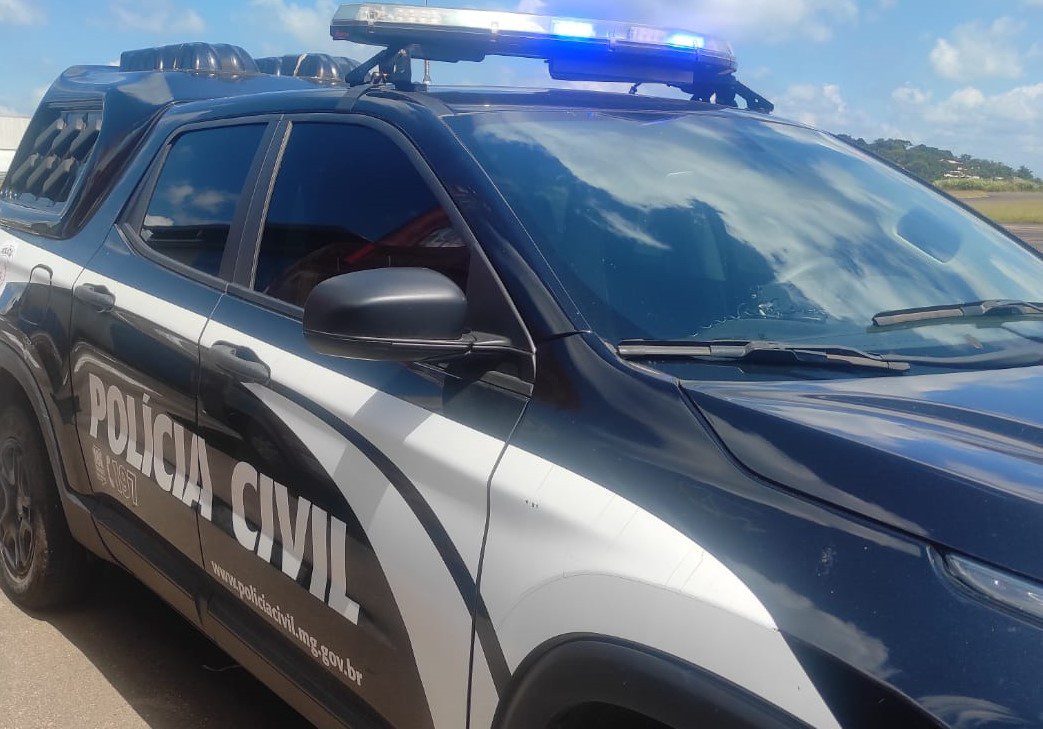 Jovem que cortou o cabelo e raspou as sobrancelha da namorada, em Várzea da Palma, é indiciado pela Polícia Civil