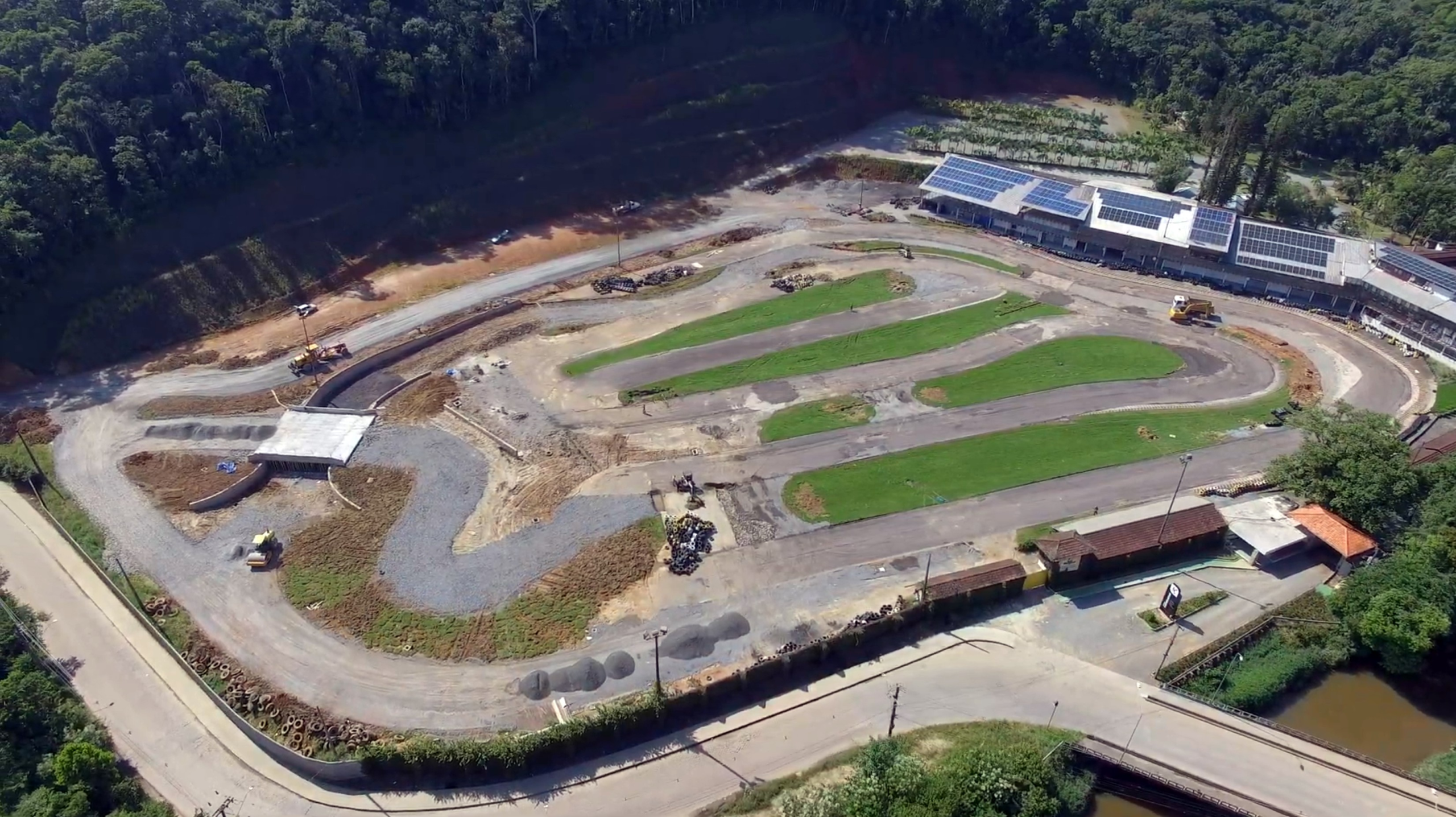 Parque Kartódromo reinaugurado com estrutura de padrão internacional