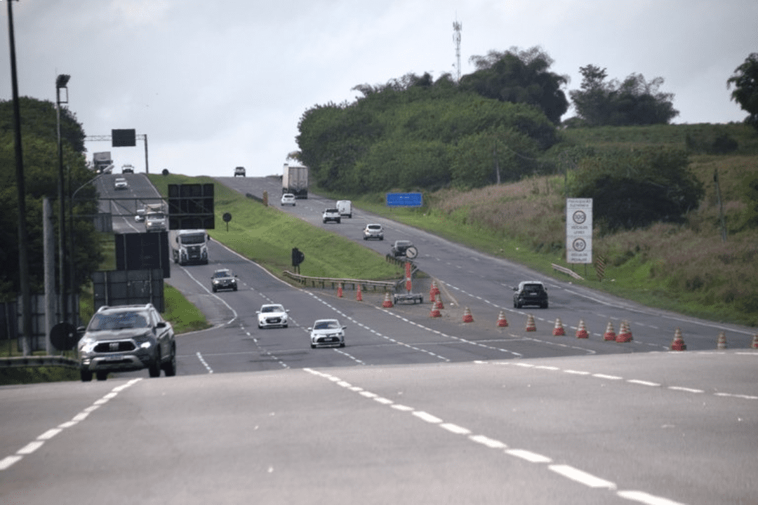 Acidentes em rodovias na Bahia deixam três mortos e um ferido no fim de semana