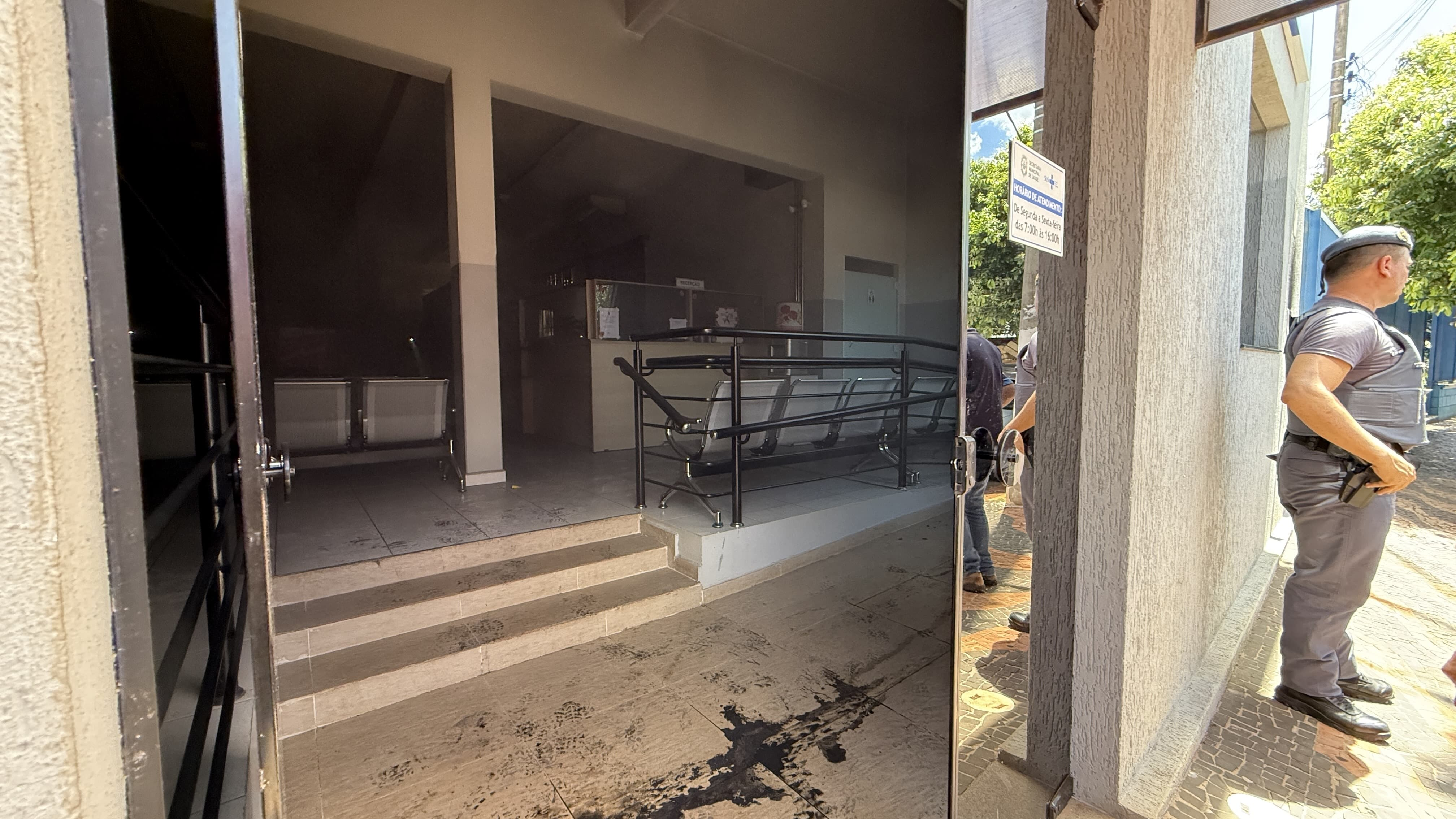Prédio da Secretaria de Saúde de Cordeirópolis tem princípio de incêndio e curto-circuito