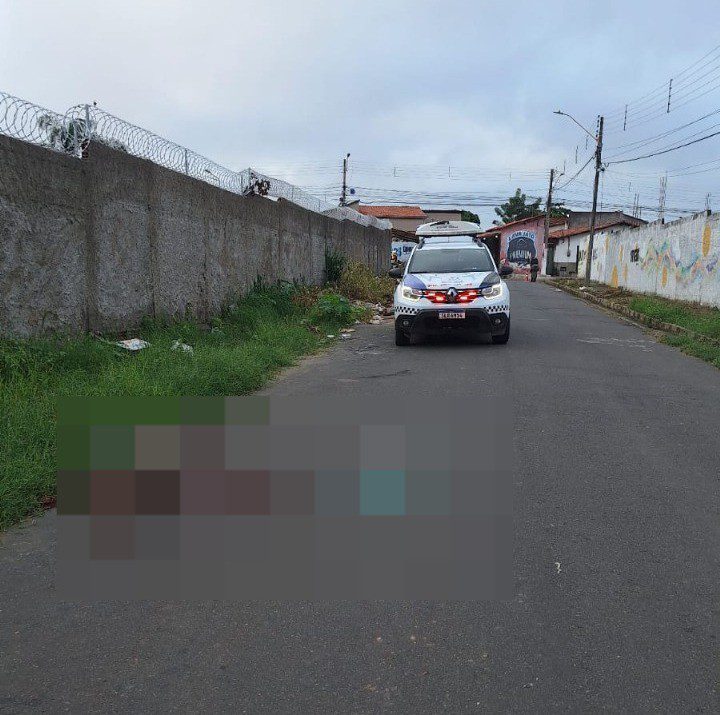 Homem é encontrado morto com cabeça ensanguentada em rua na Zona Sudeste de Teresina