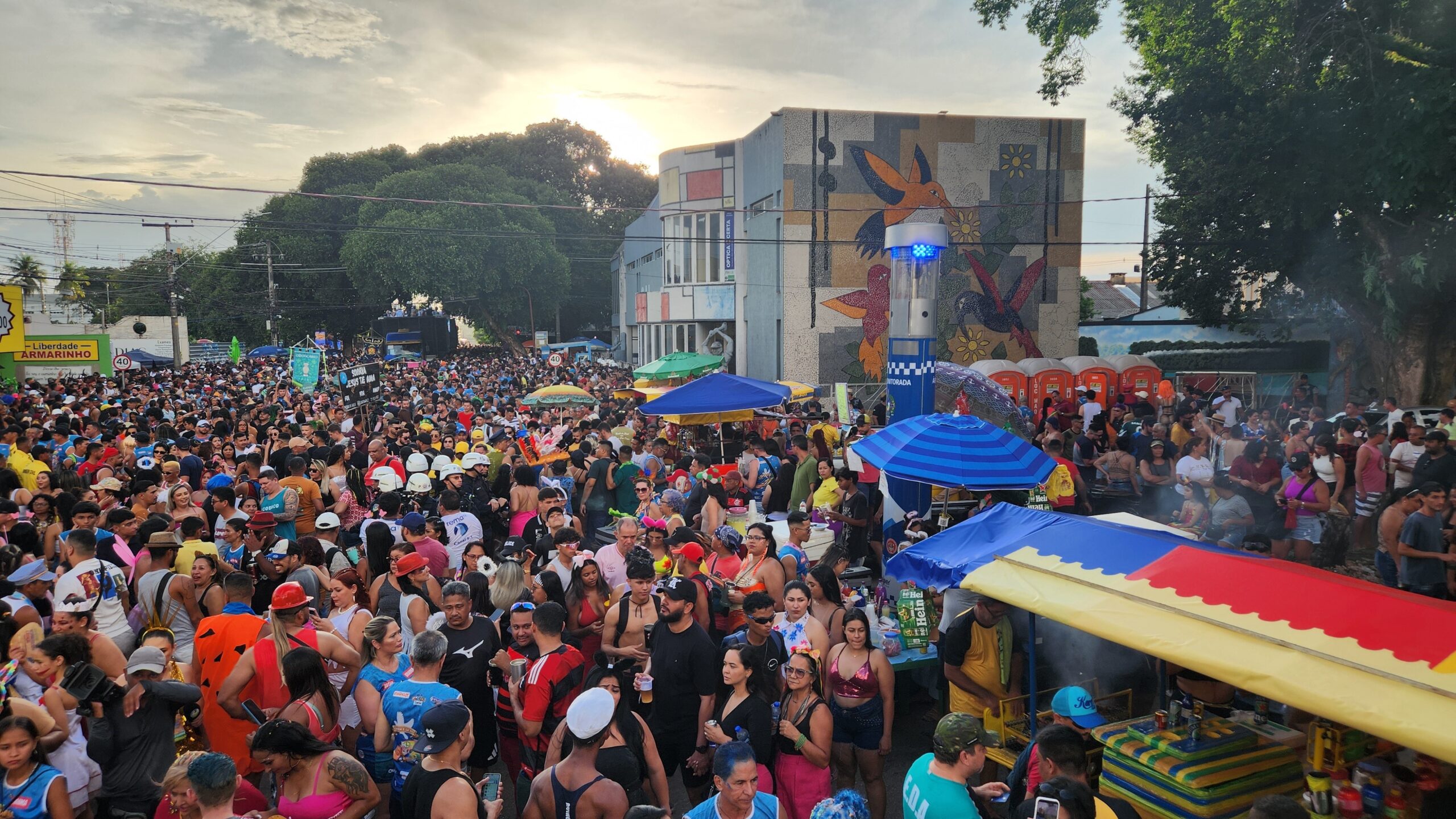 FOTOS: veja os foliões no desfile da Banda do Vai Quem Quer 2025