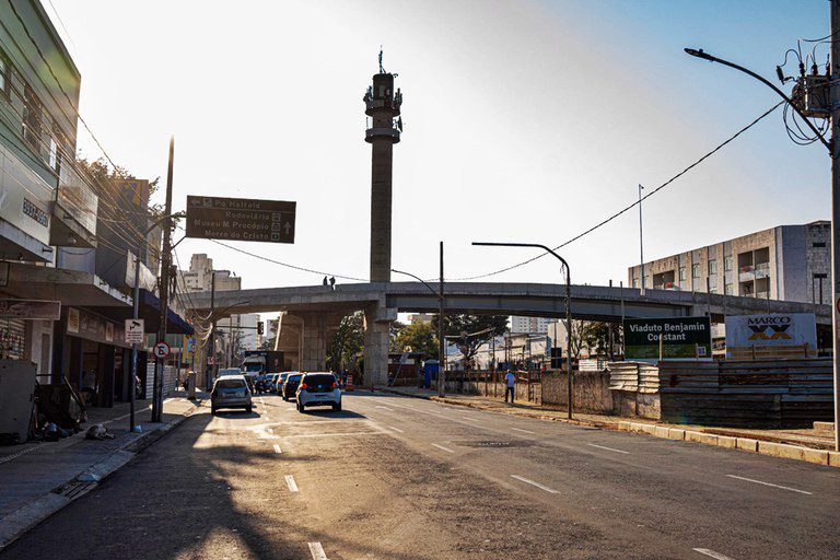 Requerimento da Câmara de Vereadores propõe instalação de grades no viaduto Roza Cabinda, em Juiz de Fora