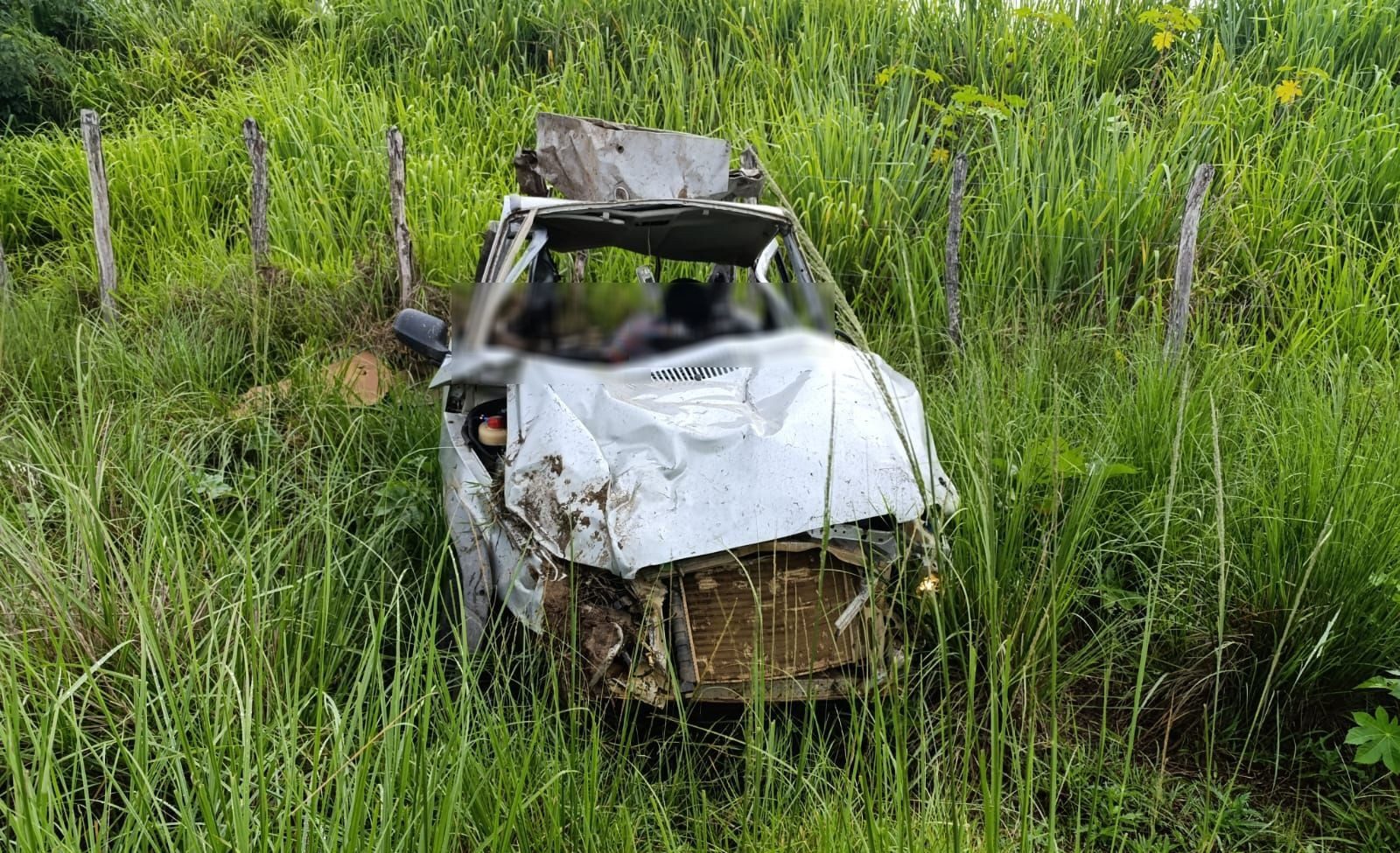 Capotamento deixa três mortos e um ferido na SE-270 em Simão Dias