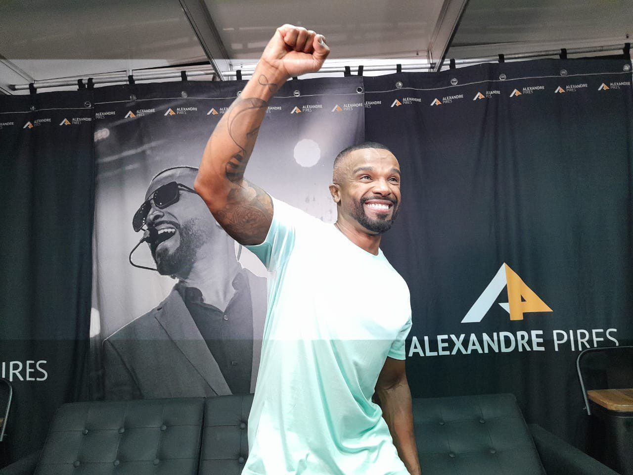 Alexandre Pires defende enredos carnavalescos sobre religiões africanas: ‘a cultura afro está presente nas veias do povo brasileiro’