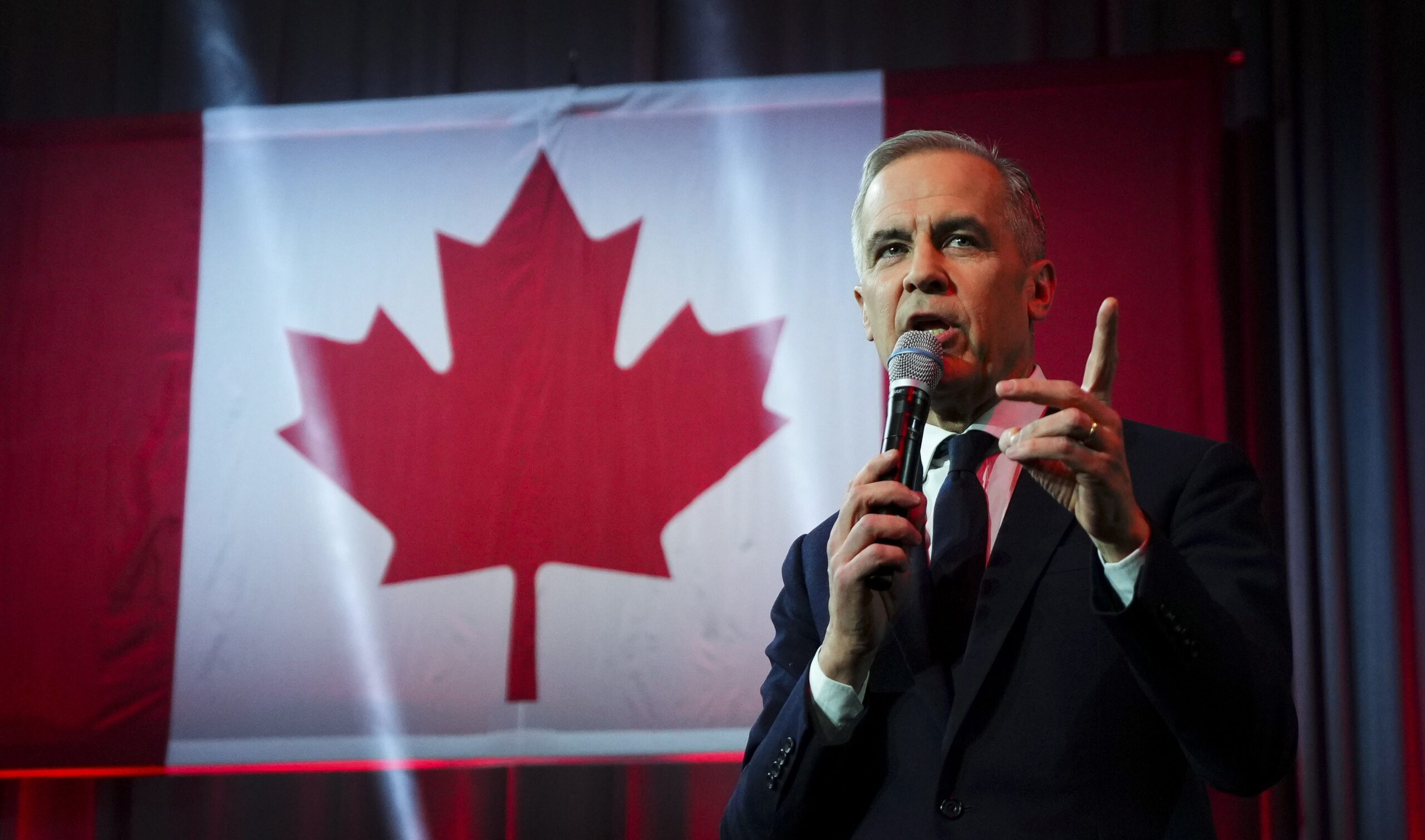 Mark Carney chama ideia de Trump de anexar Canadá aos EUA de ‘loucura’ ao tomar posse como primeiro-ministro