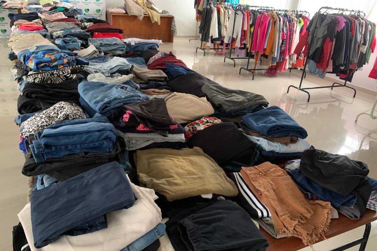 Bazar em Curitiba tem peças com preços a partir de R$ 5 nesta terça-feira (11); veja como participar