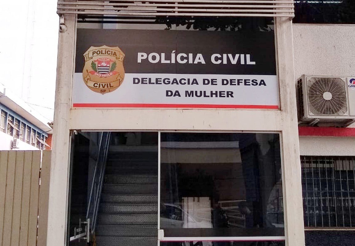 Homem é preso após invadir casa da ex-companheira, quebrar objetos e tentar pegar o cachorro dela em Bauru