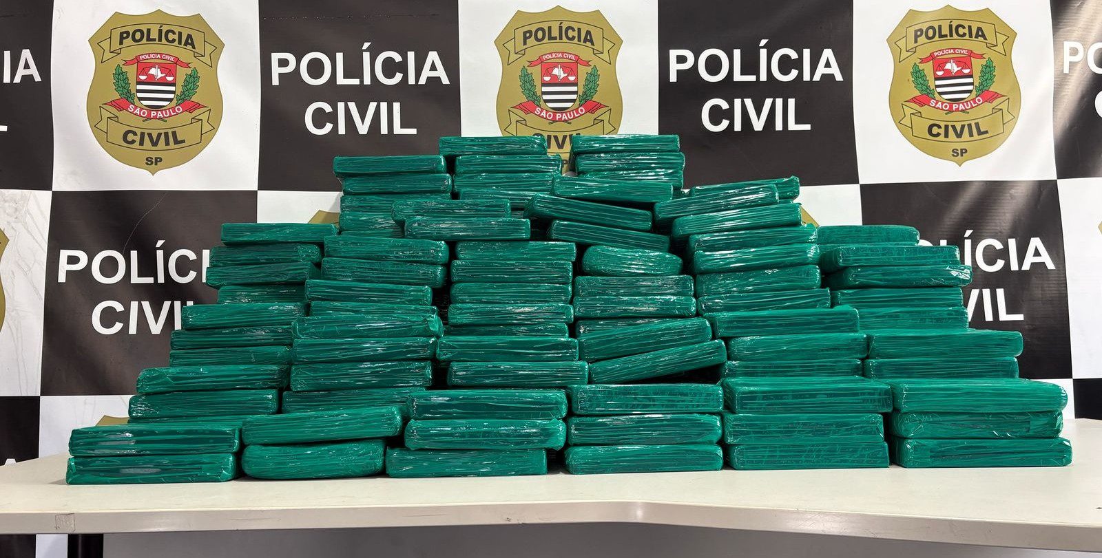 Mulher é presa ao ser flagrada com quase 200 quilos de cocaína em Várzea Paulista