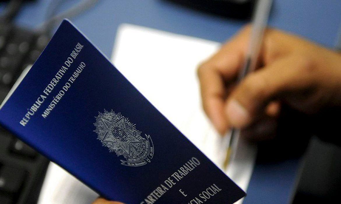 Entenda por que os trabalhadores do Ceará têm a segunda pior média salarial do país