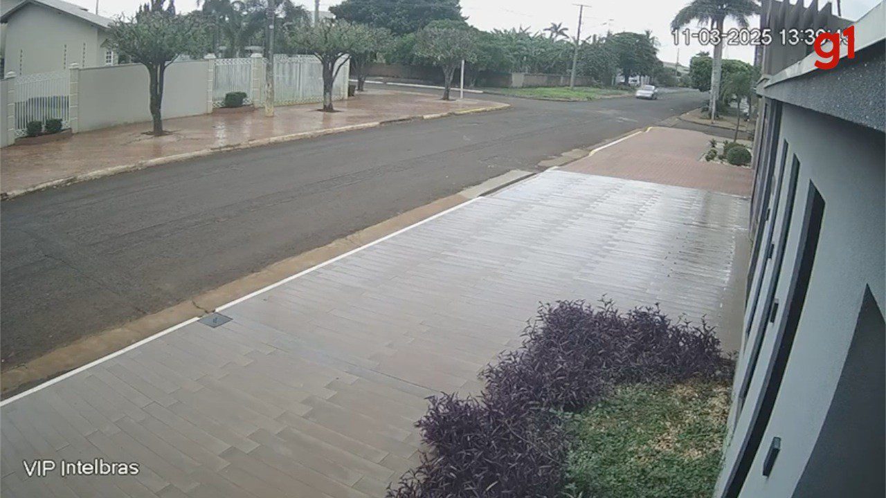 Adolecente em patinete elétrico ‘voa’ ao ser atropelado em MS; veja VÍDEO