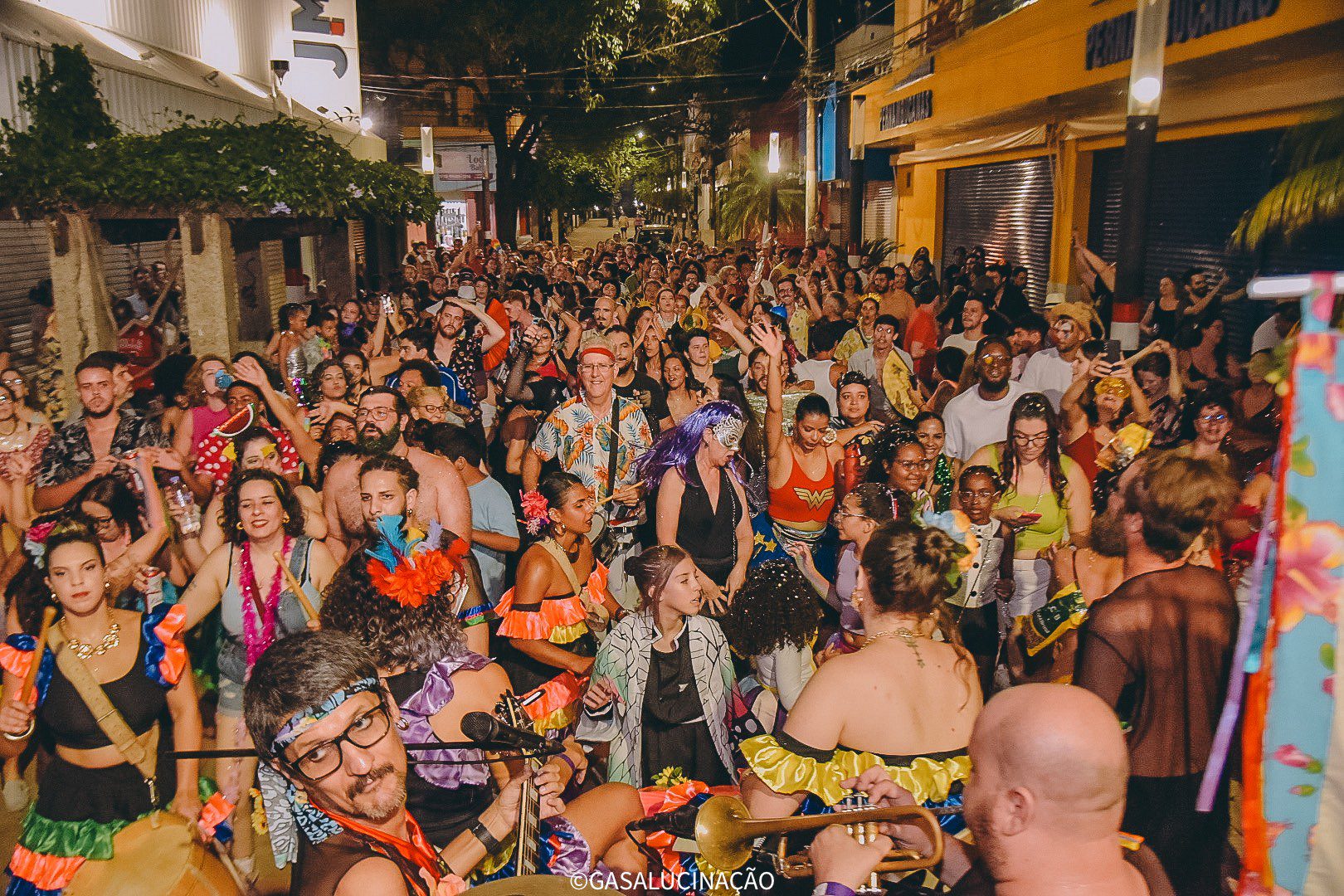 Bloco carnavalesco ‘ÊtaNois’ reúne centenas de crianças e adultos pelas ruas de Presidente Prudente