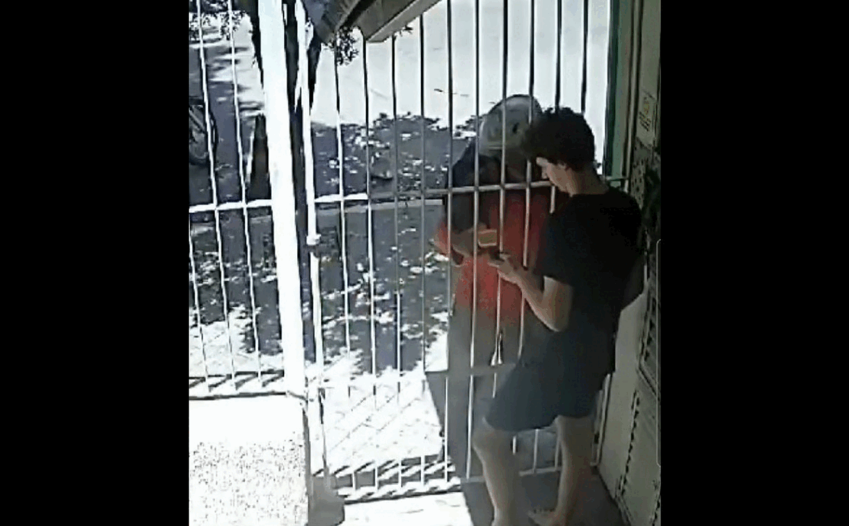 VÍDEO: vítima toma máquina de cartão da mão de golpista e consegue estornar cobrança indevida de R$ 2 mil em SP