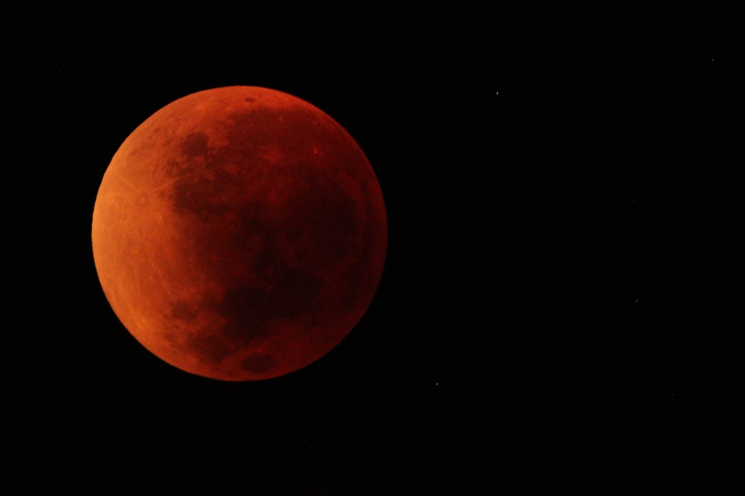 ‘Lua de sangue’: saiba onde acompanhar o eclipse lunar em SP