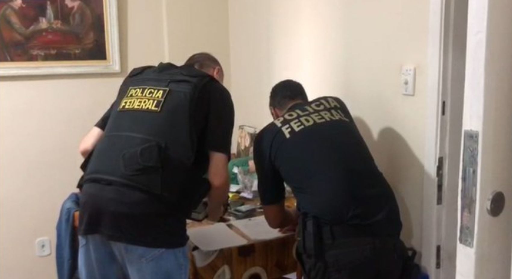 PF cumpre mandado de busca e apreensão em Sergipe durante operação nacional contra abuso sexual de crianças e adolescentes