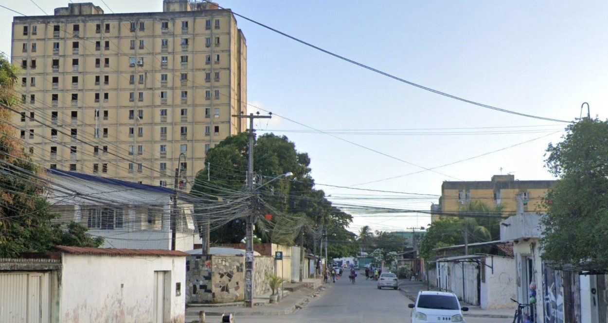 Homem é baleado e morre em hospital após render motorista para ser socorrido durante tiroteio