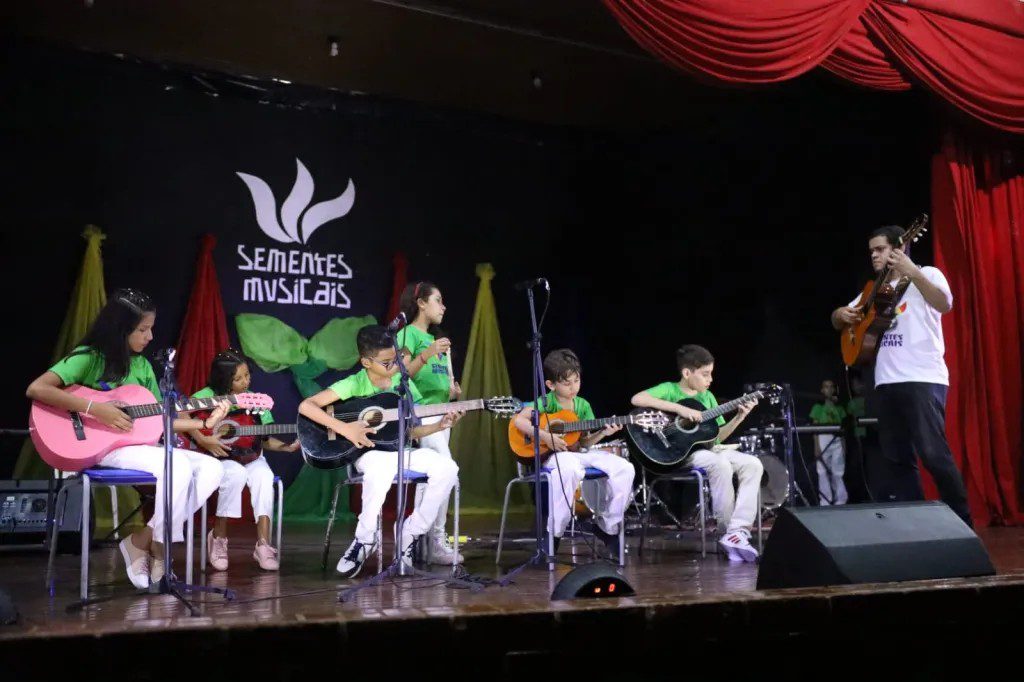 Projeto social ‘Sementes Musicais’ recebe inscrições para cursos de música e dança