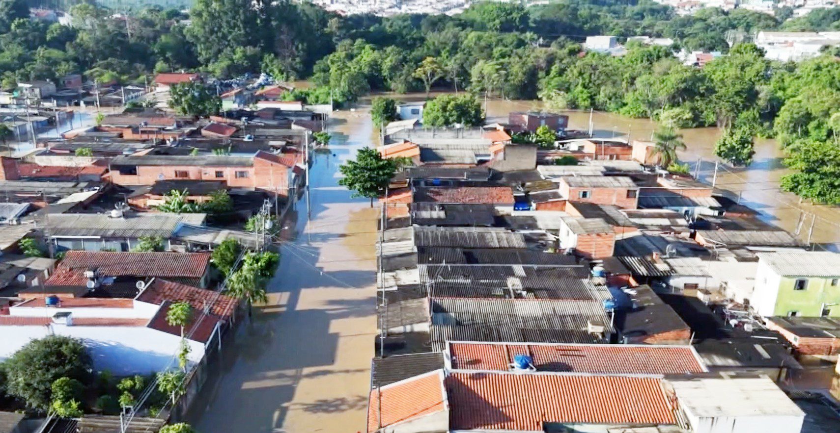 De ocupação irregular a falta de obras: entenda por que enchentes do Rio Capivari atravessam décadas sem solução