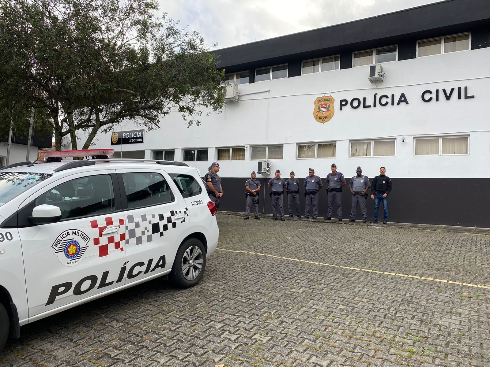Quatro jovens são baleados e ficam feridos em ataque em Cruzeiro, SP