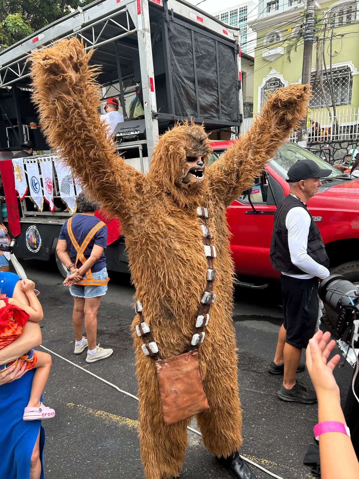 De Wally a Chewbacca: nerds chamam atenção com fantasias inusitadas no Carnaval de BH