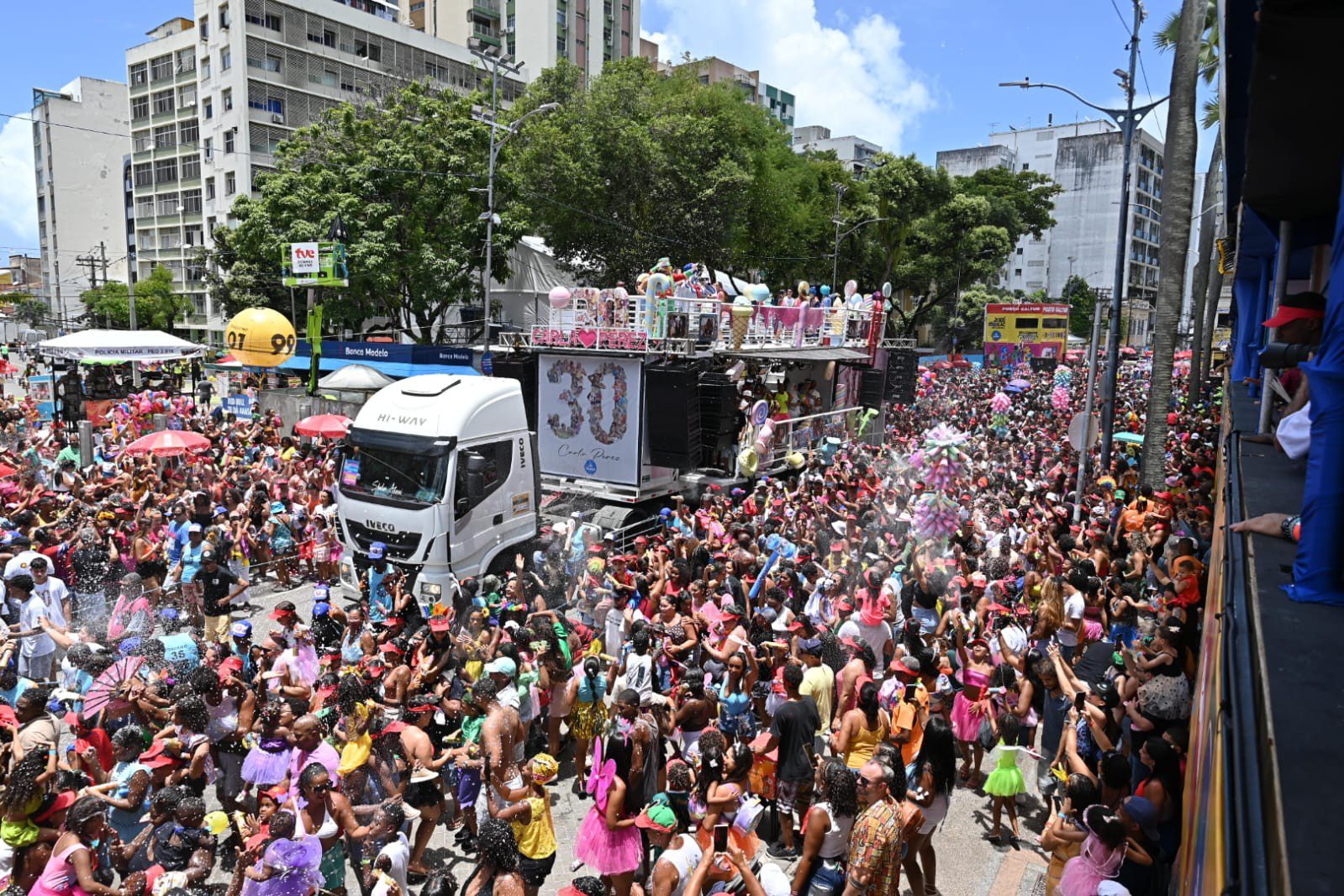 FOTOS: confira as imagens do 4° dia de carnaval de Salvador