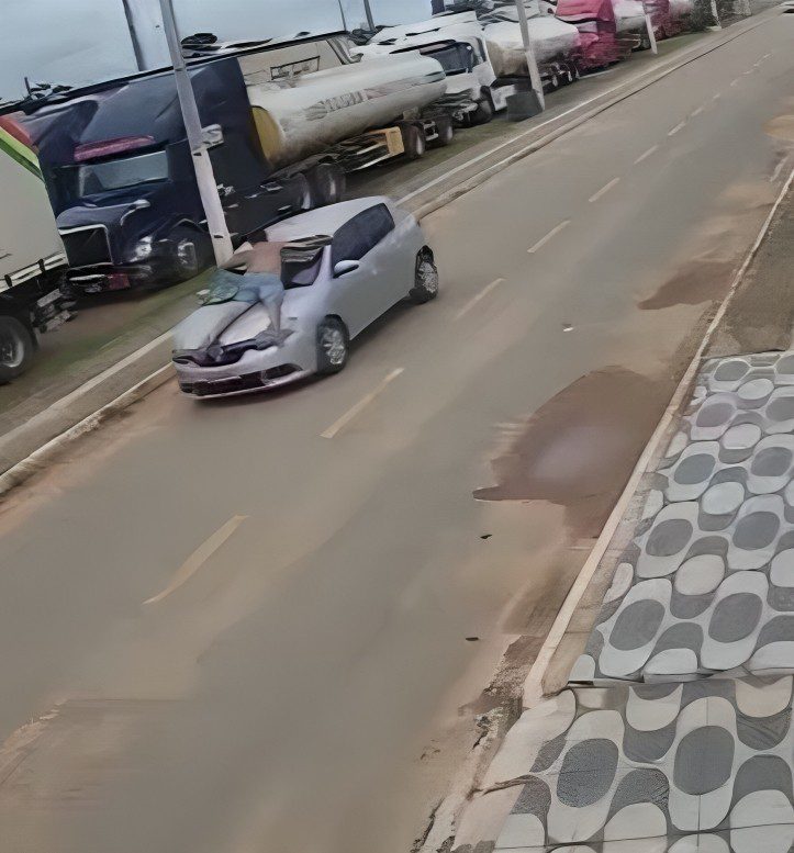 VÍDEO: Homem é arrastado no capô de carro após suposta agressão contra a ex no interior do AC