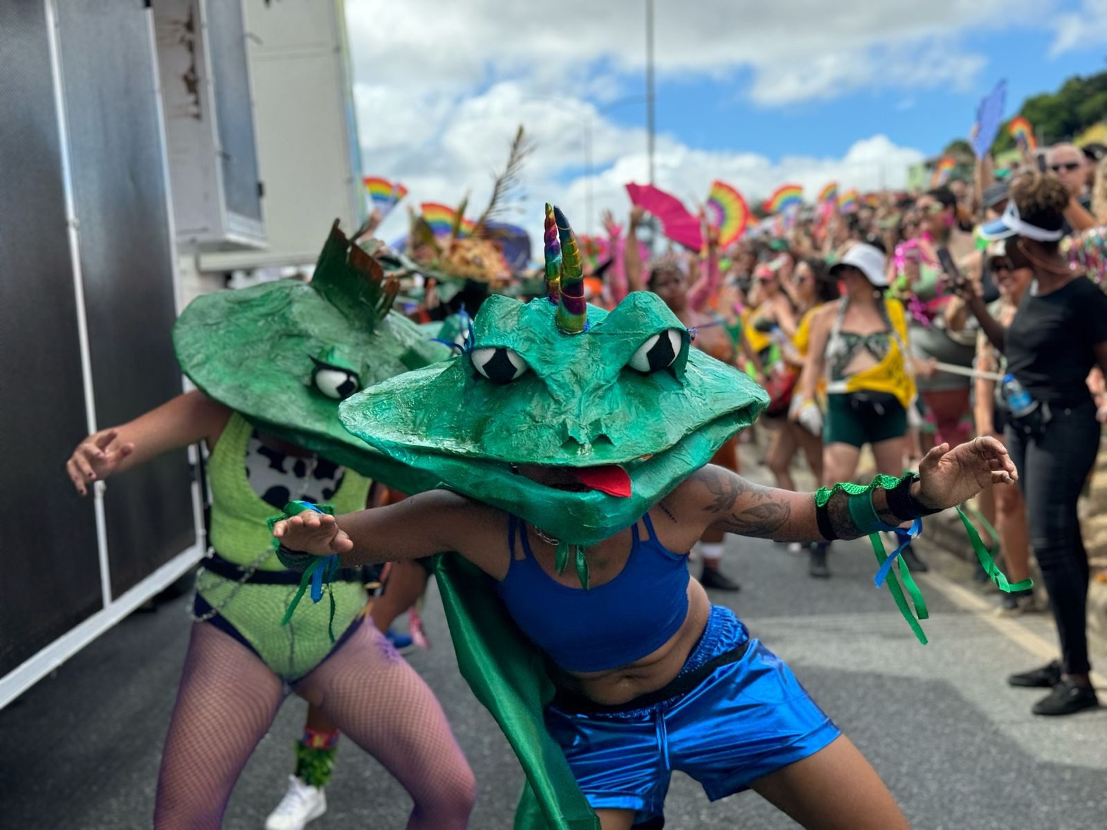 ‘Pererecas’ invadem brejo da Truck do Desejo na manhã desta terça-feira de Carnaval
