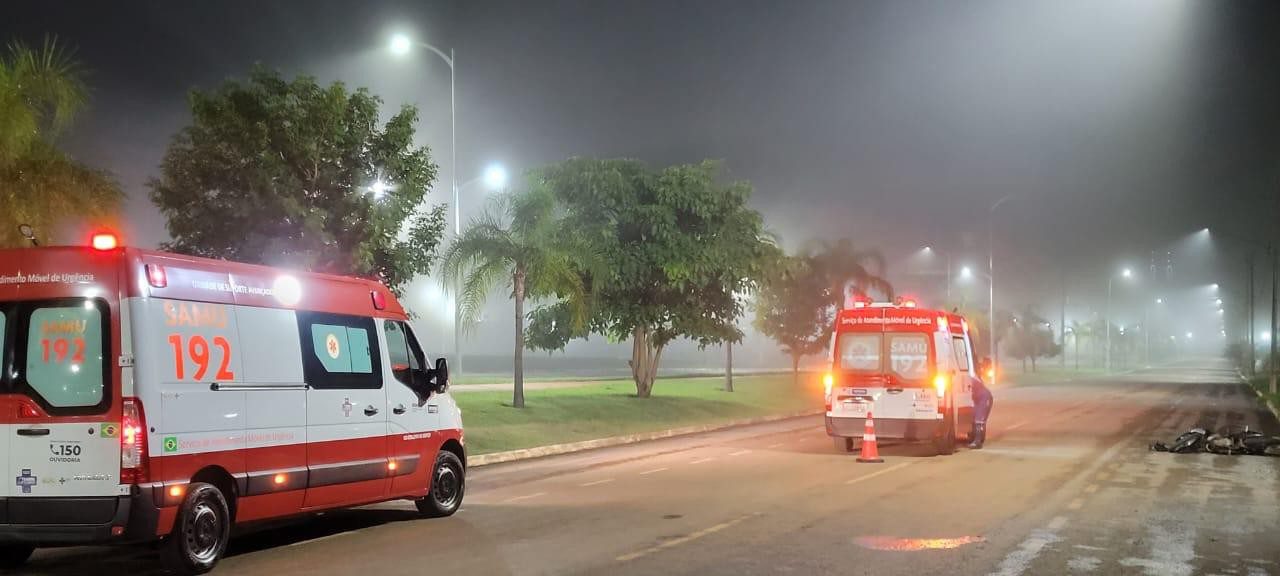 Jovem morre após bater moto contra poste em MT