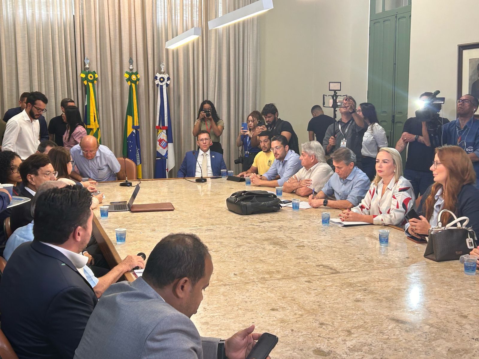 Prefeitura e Águas de Teresina anunciam acordo para isentar cobrança da taxa de esgoto e retomar obras de saneamento na capital