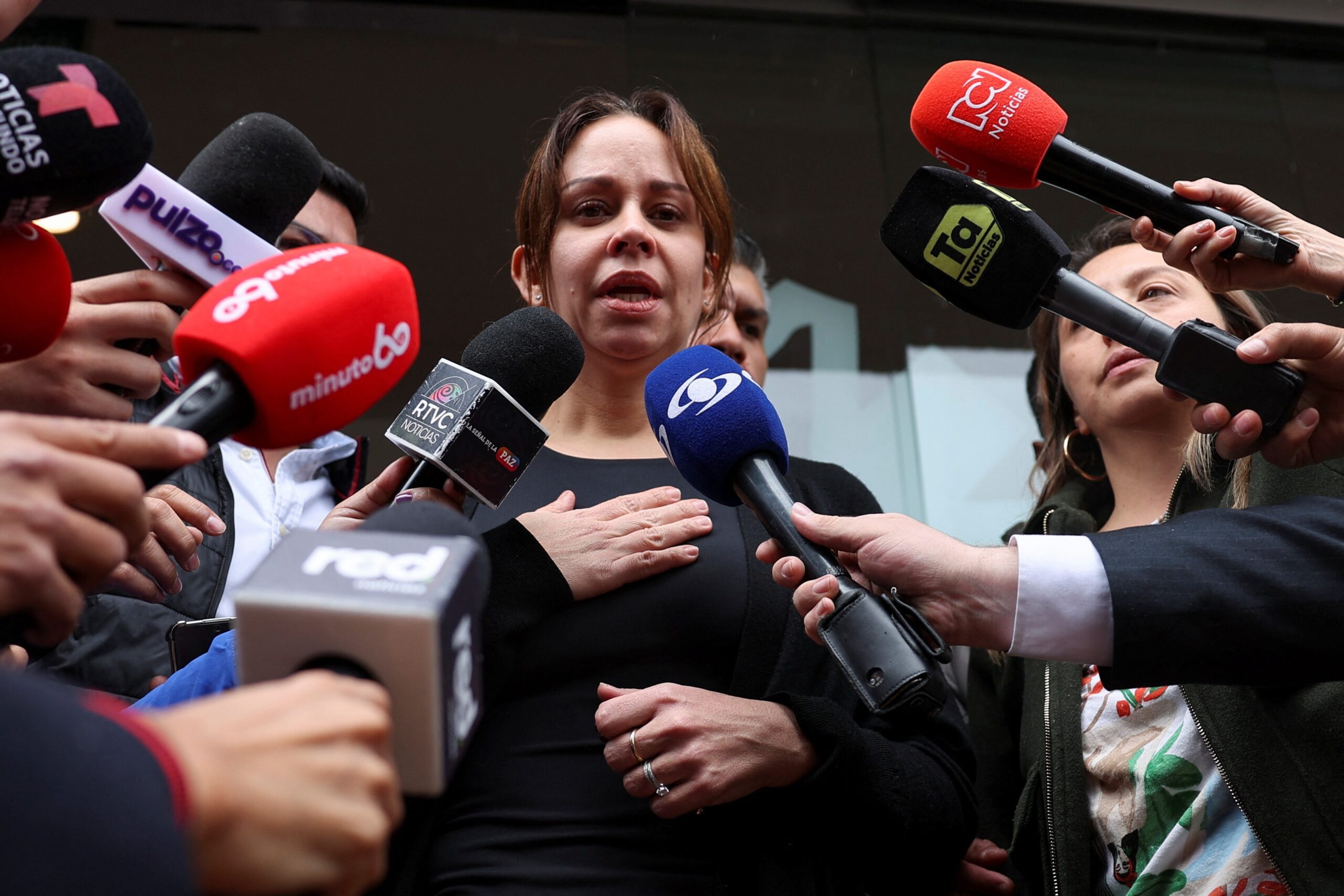 Pré-candidato à presidência da Colômbia baleado passa por cirurgia e tem condição ‘extremamente crítica’