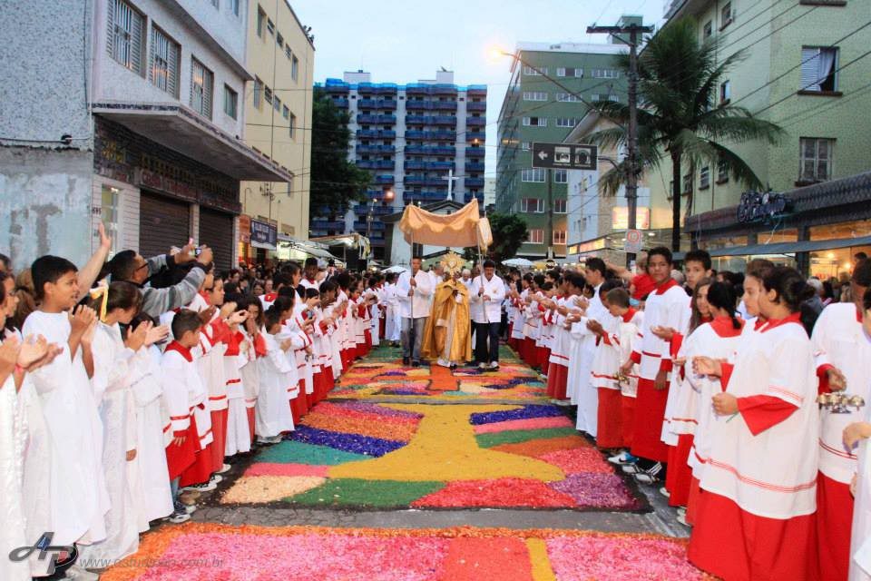 Igrejas e paróquias da Baixada Santista, SP, celebram Corpus Christi nesta quinta-feira; veja programação
