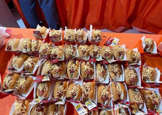 Cachorro-quente, maquiagem e fraldário: conheça o que oferecem as ativações do Parque do Povo no São João de Campina Grande