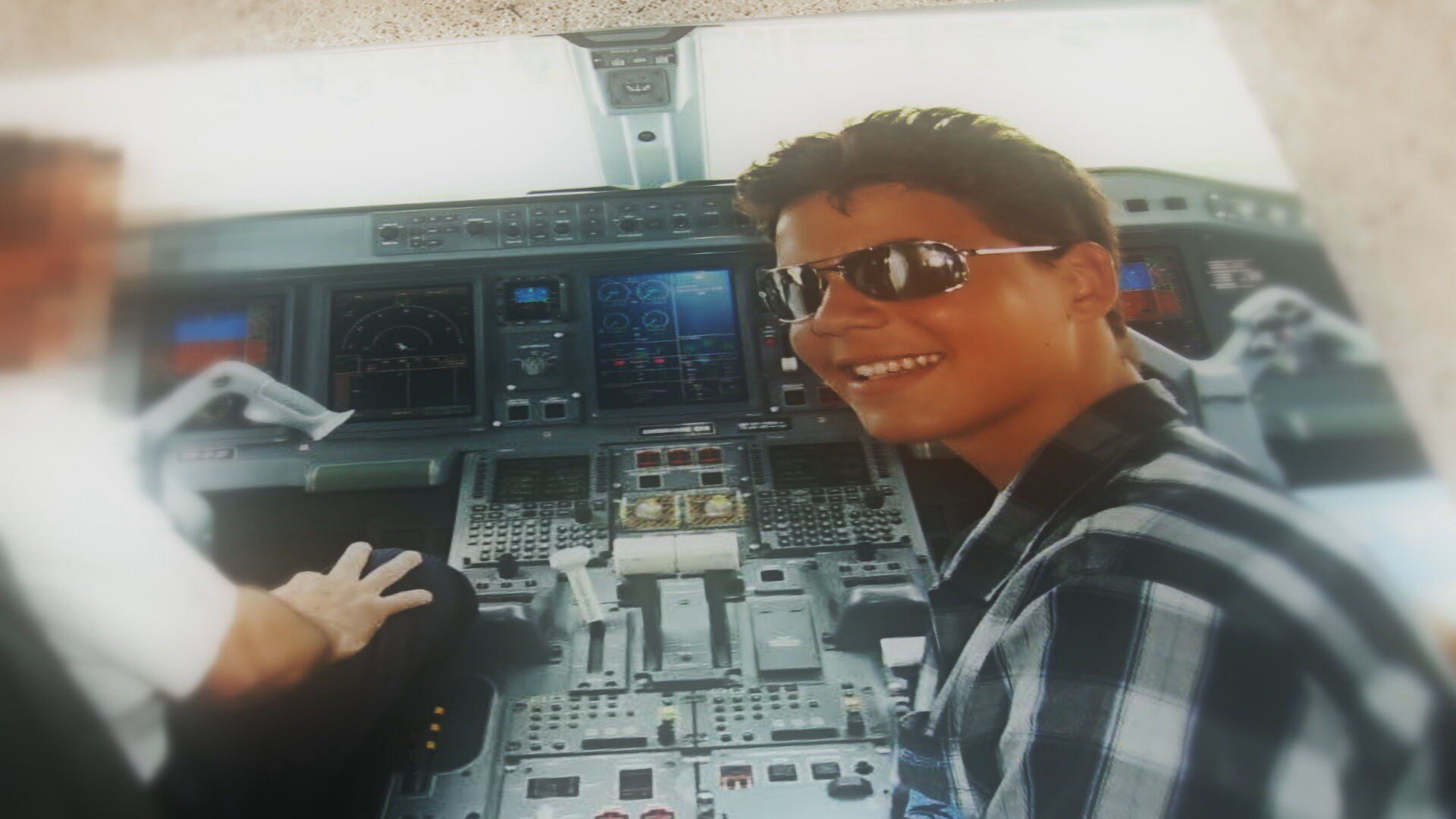 Cantor sertanejo que sobreviveu a queda de avião e 24 dias na selva relembra experiência que marcou sua vida: ‘Achei que ia morrer’