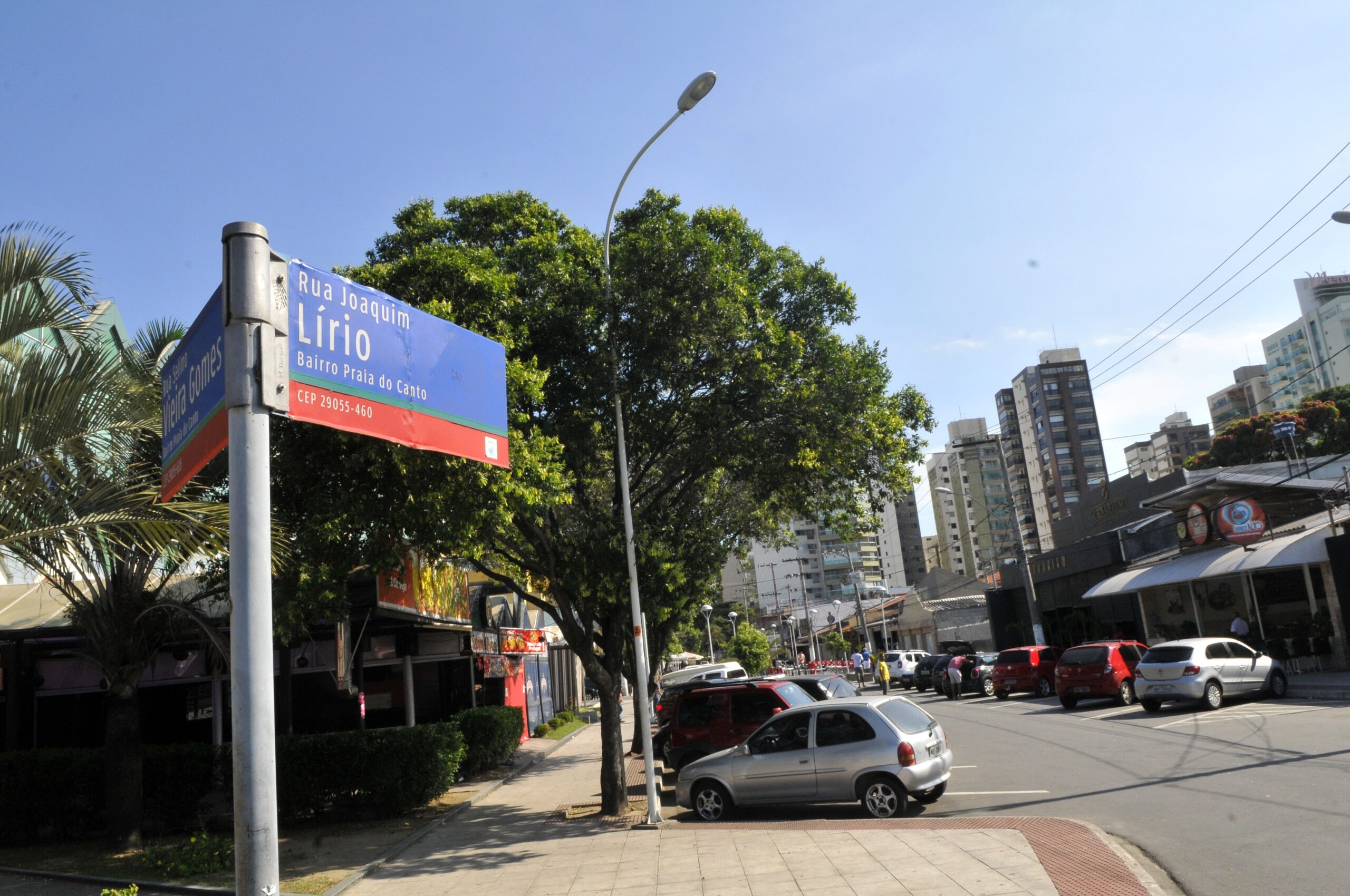 Advogada é presa por dirigir com sinais de embriaguez e desacatar policiais em Vitória