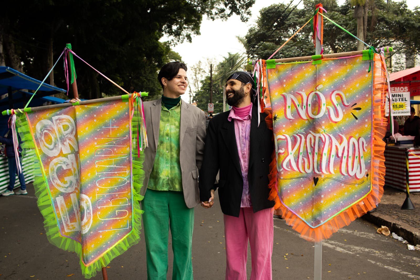 ‘Nossos corpos podem performar livremente’: casal compartilha experiências contra a homofobia no interior de SP