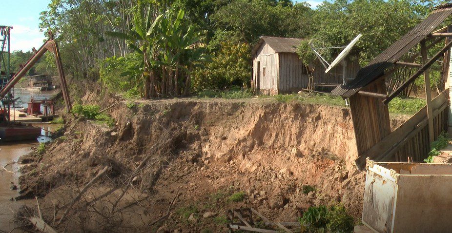 Desmoronamentos de terra colocam famílias em risco na zona rural de Porto Velho: ‘Vamos ficar isolados’