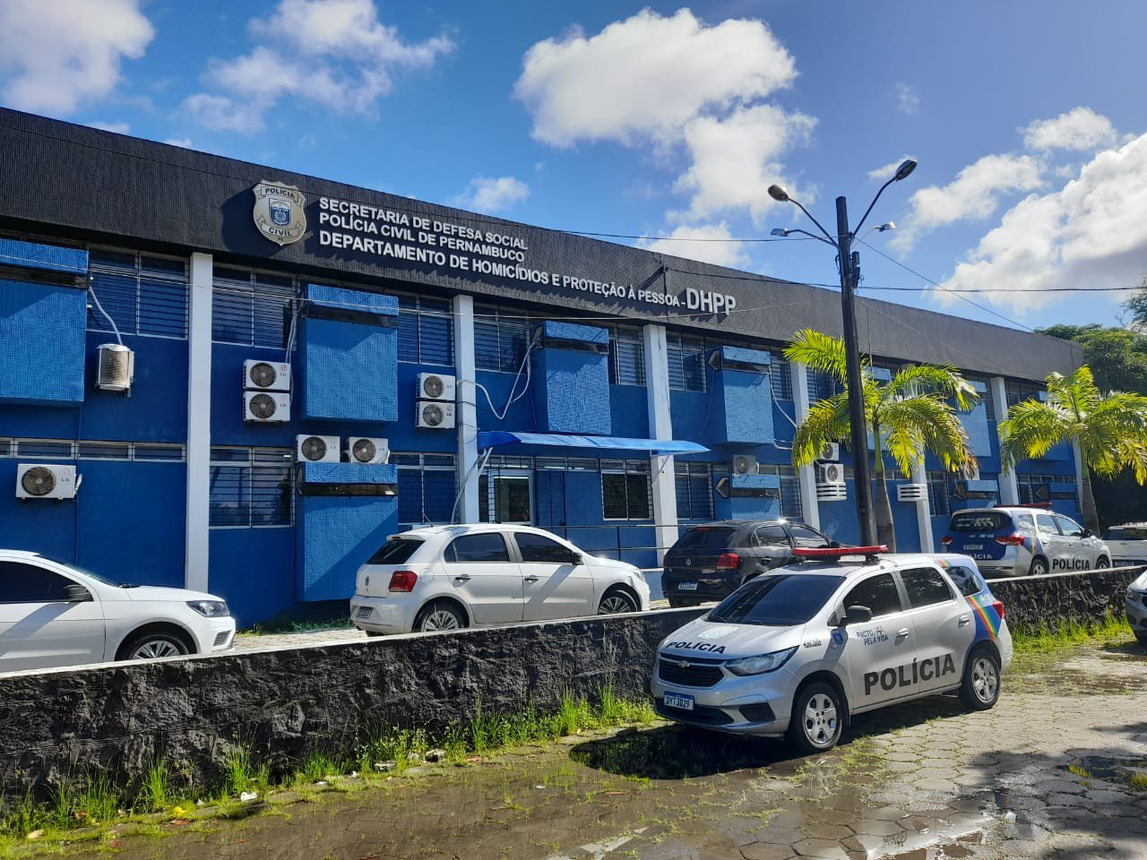 Homem que matou mulher e incendiou casa morre dentro de delegacia após ser preso em flagrante