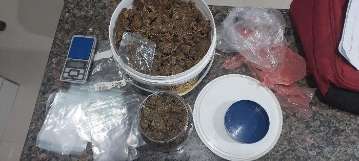 Mulher baleada tenta enganar a polícia, mas namorado acaba preso em RO