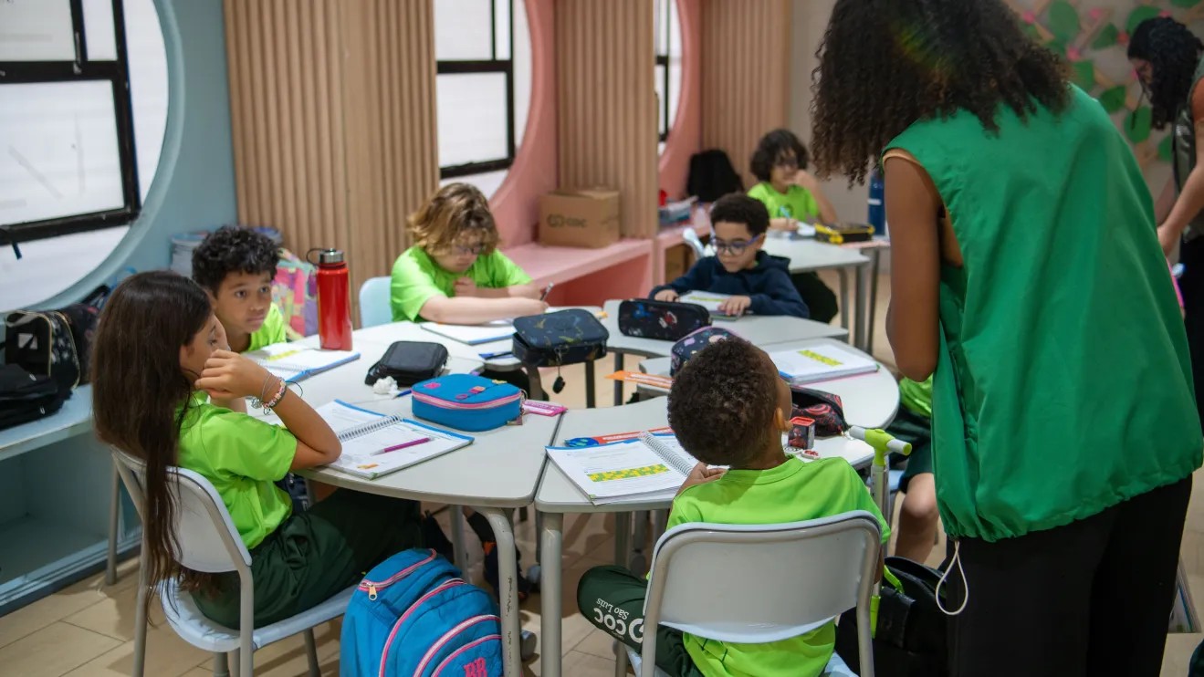 Quatro escolas do Brasil são finalistas do prêmio de ‘Melhor Escola do Mundo 2025’; conheça projetos
