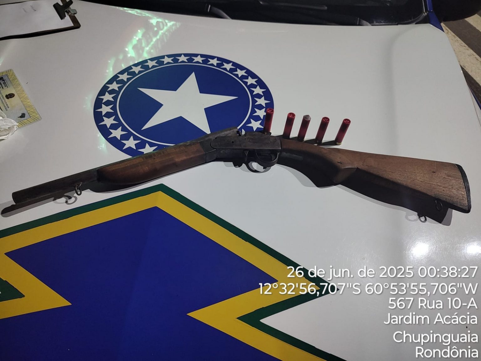 Adolescente é apreendido após ostentar espingarda nas redes sociais em Chupinguaia, RO