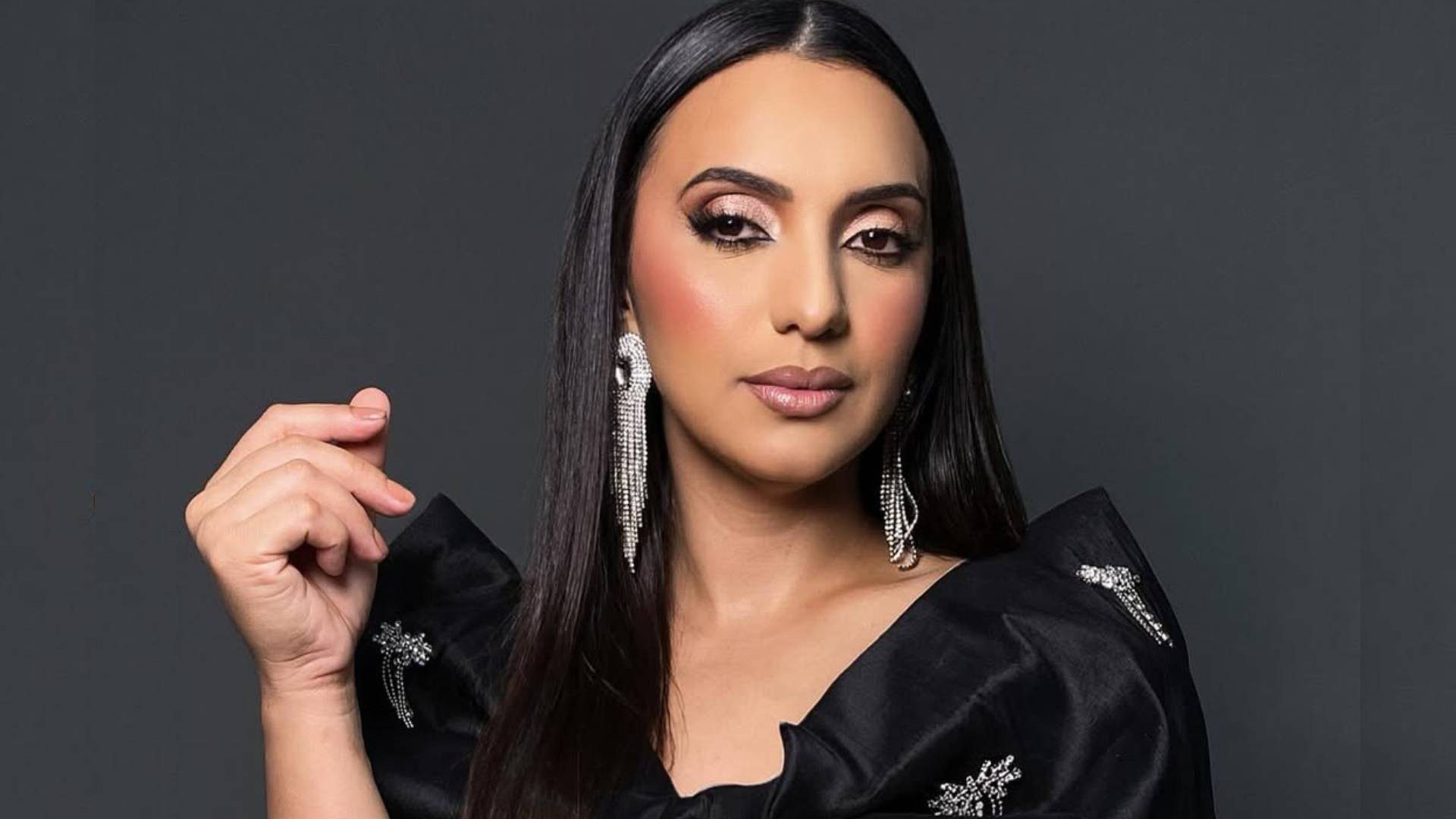 Morre cantora de forró Faby Bezerra durante tratamento contra câncer