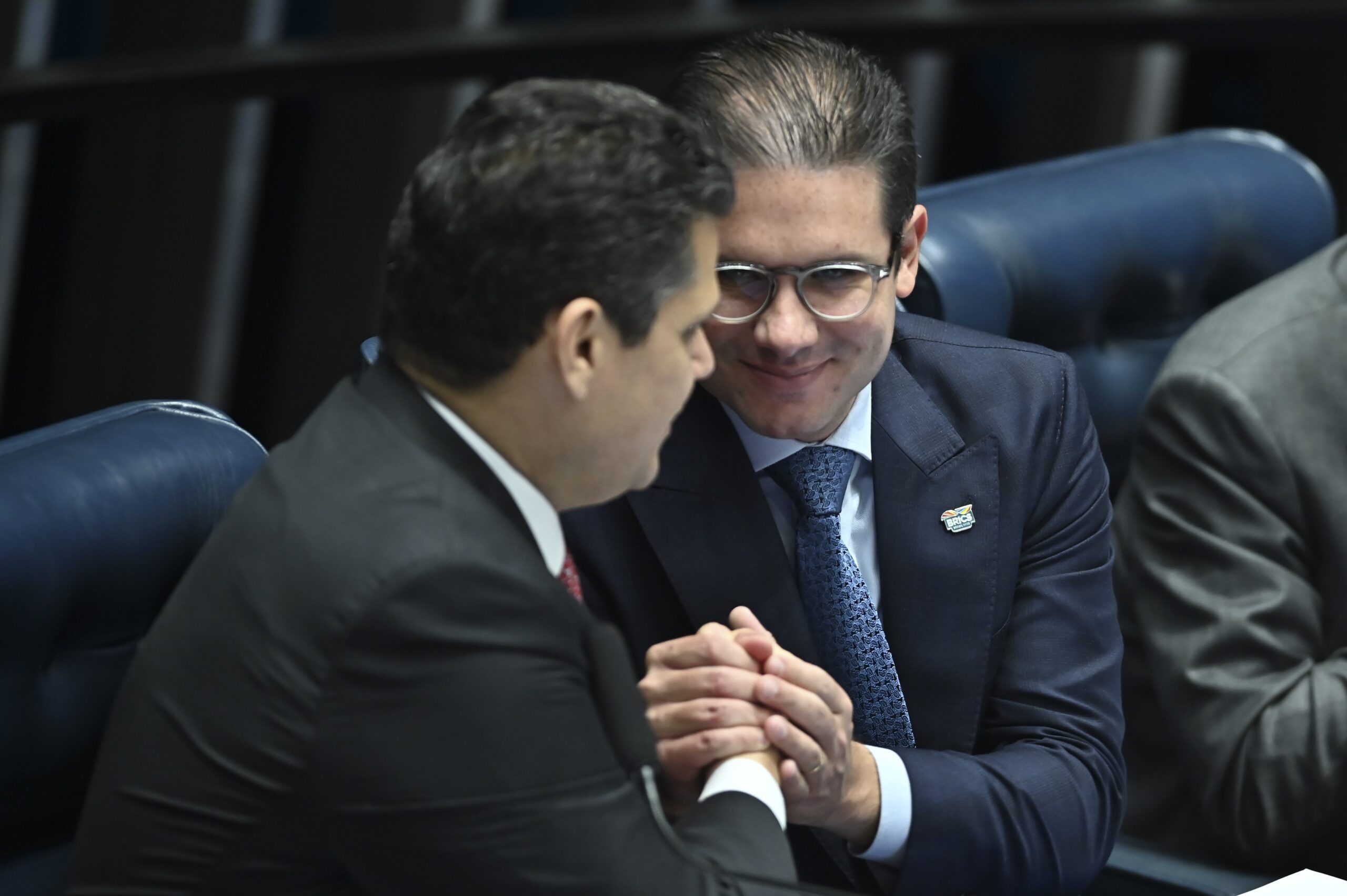 Alcolumbre e Motta vão a audiência com Dino para passar recado de que Congresso não aceita perder emendas