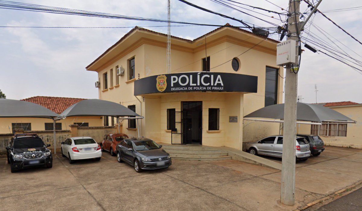 Polícia investiga morte de homem encontrado inconsciente em ponto de ônibus de Pirajuí