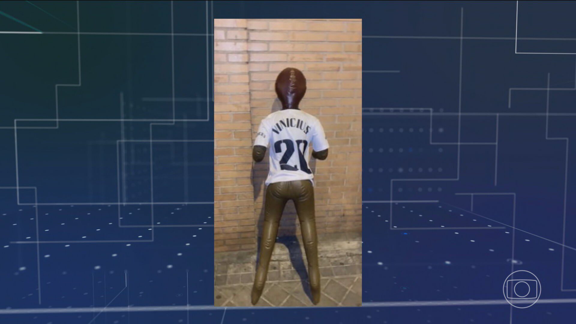 Justiça da Espanha condena torcedores que penduraram boneco com camisa de Vinícius Júnior, simulando enforcamento