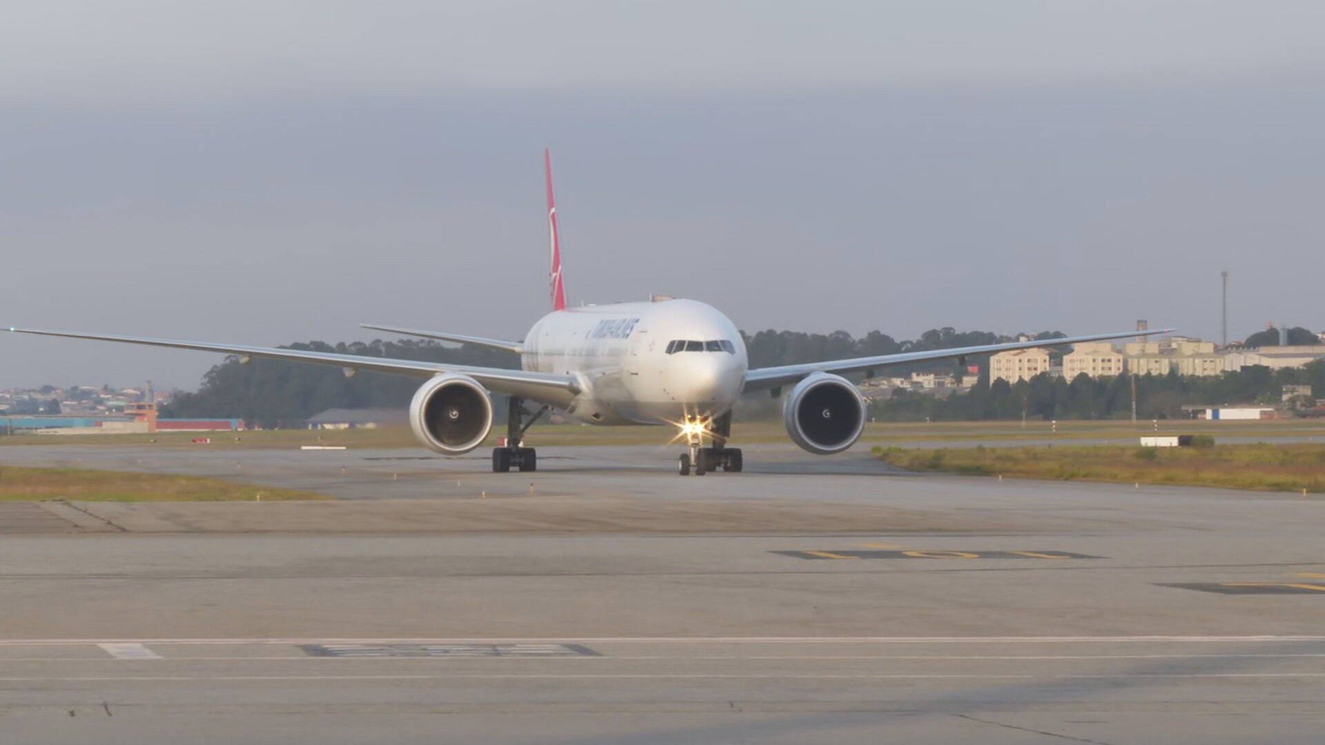 Drones voltam a interromper pousos e decolagens no Aeroporto Internacional de SP, em Guarulhos