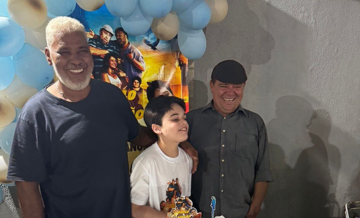 Garoto faz festa de aniversário com tema ‘Pablo e Luisão’ e ganha surpresa