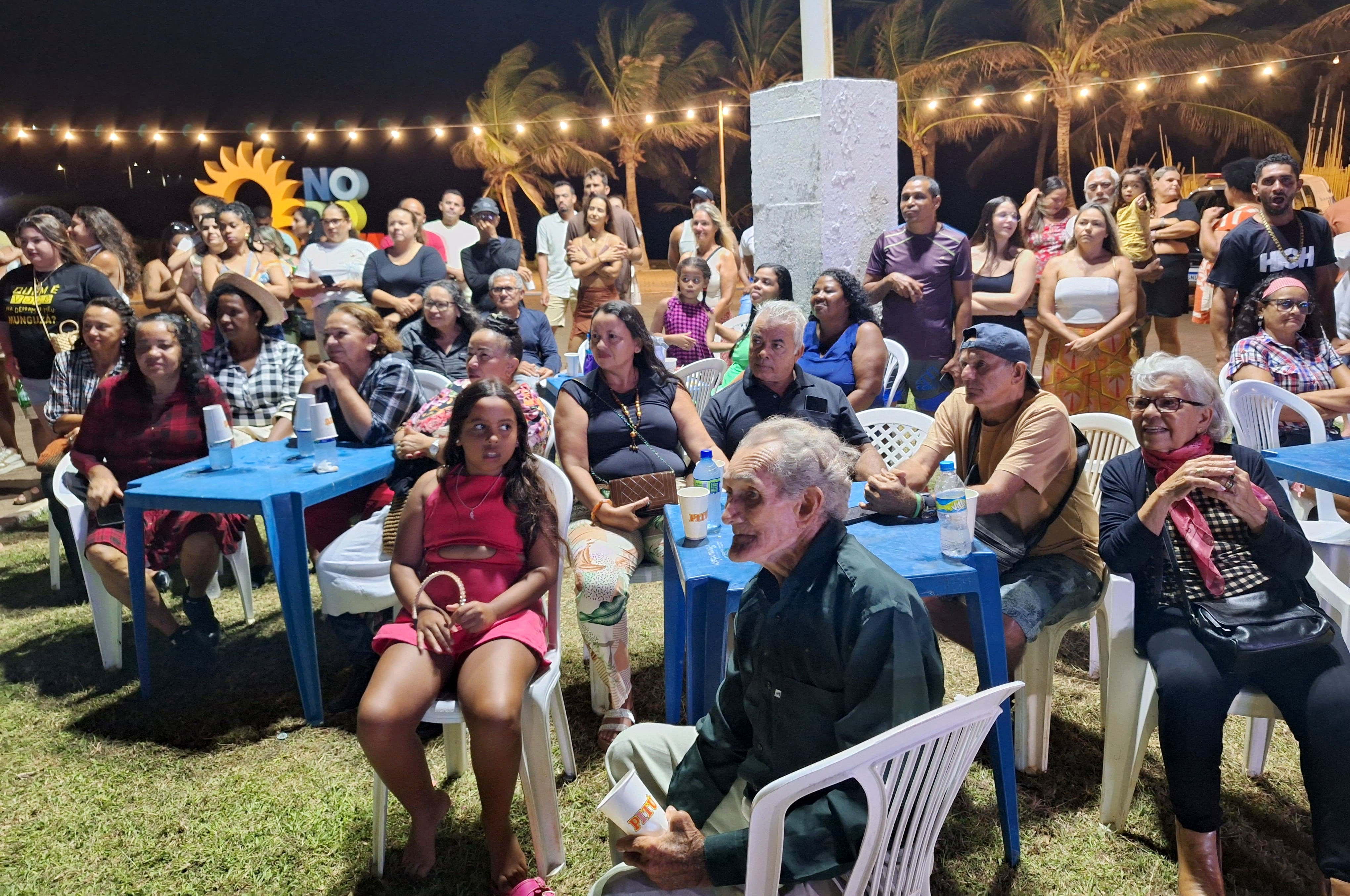 Noite de São João tem seresta junina para idosos em Fernando de Noronha
